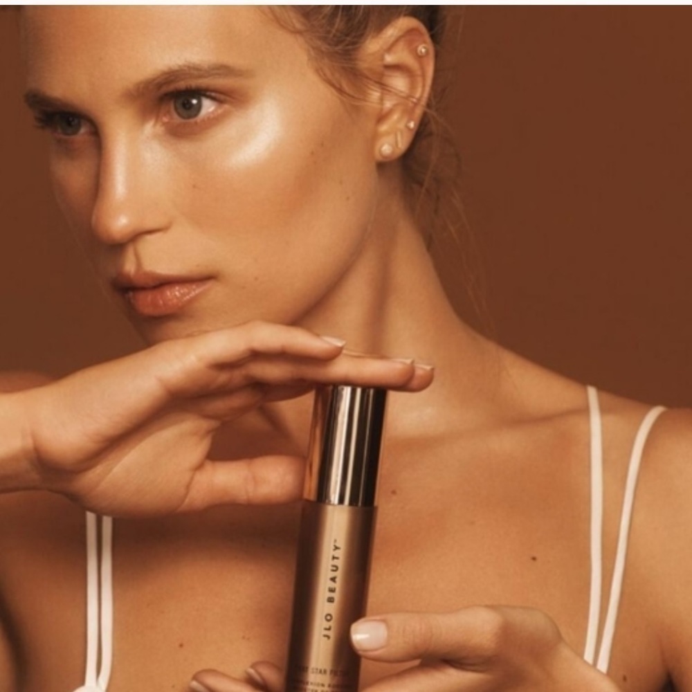NWT JLO Beauty That star filter complexion booster in Rose Gold